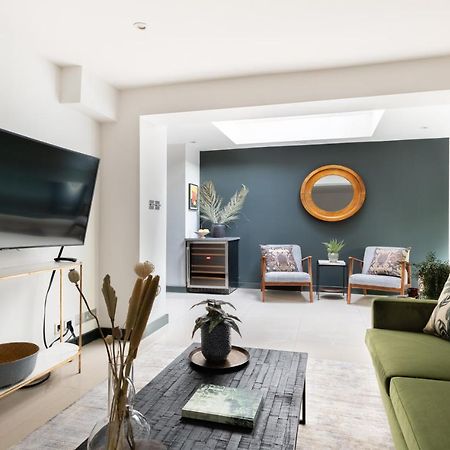 The Heart Of Shepherds Bush - Modern 2Bdr Apartment With Garden 런던 외부 사진