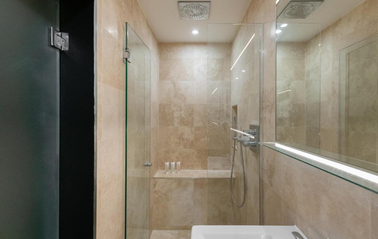 The Heart Of Shepherds Bush - Modern 2Bdr Apartment With Garden 런던 외부 사진