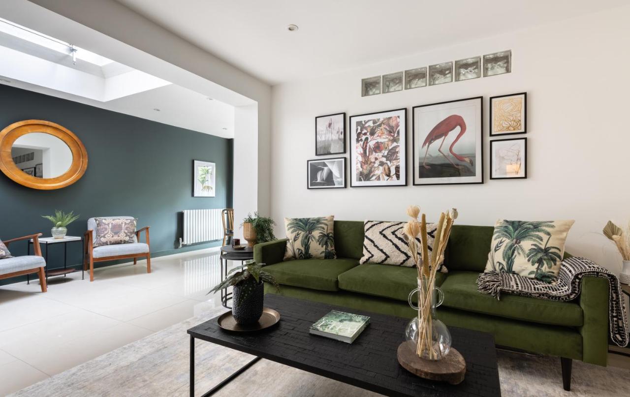 The Heart Of Shepherds Bush - Modern 2Bdr Apartment With Garden 런던 외부 사진