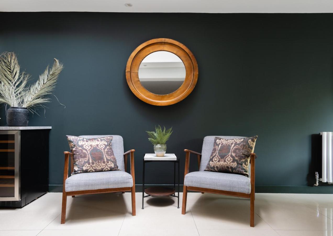 The Heart Of Shepherds Bush - Modern 2Bdr Apartment With Garden 런던 외부 사진