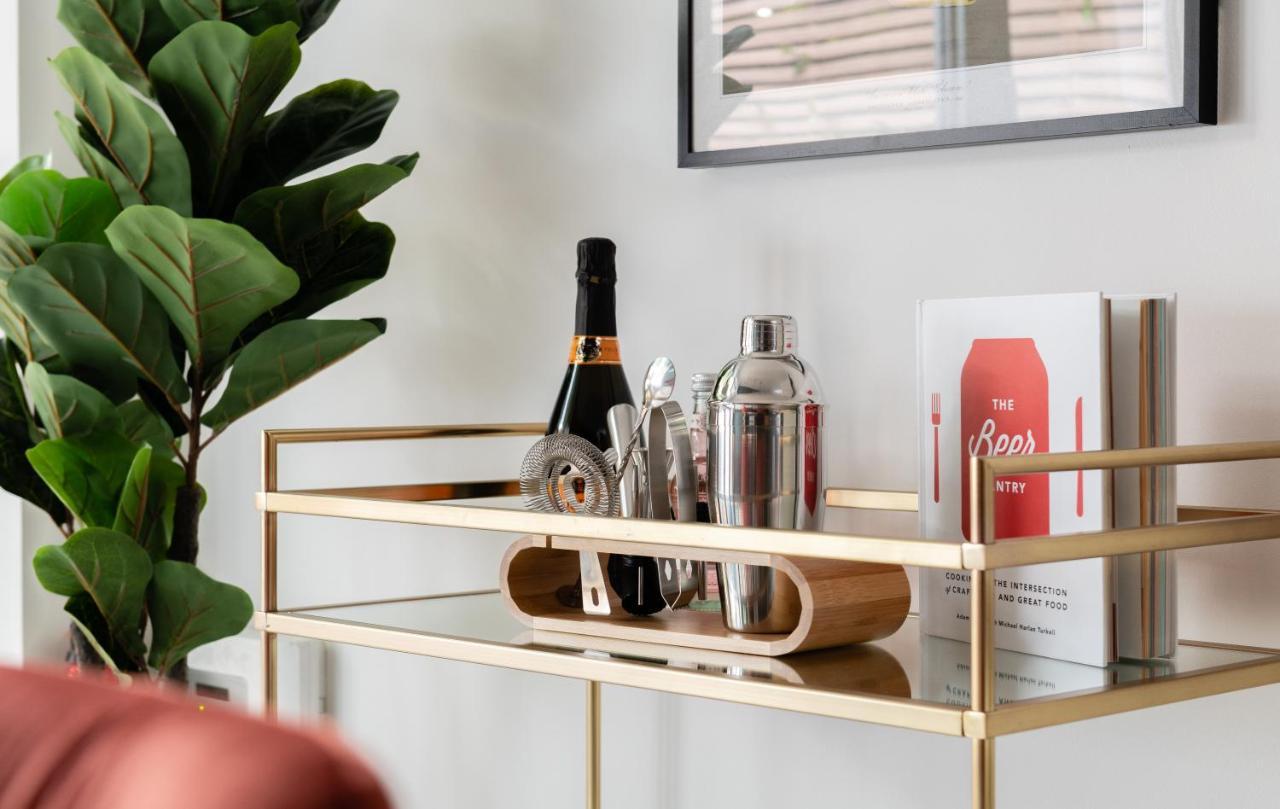 The Heart Of Shepherds Bush - Modern 2Bdr Apartment With Garden 런던 외부 사진