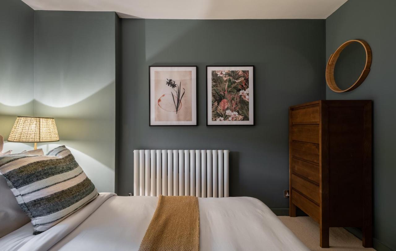 The Heart Of Shepherds Bush - Modern 2Bdr Apartment With Garden 런던 외부 사진